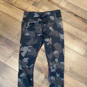 Athletica camo legging
